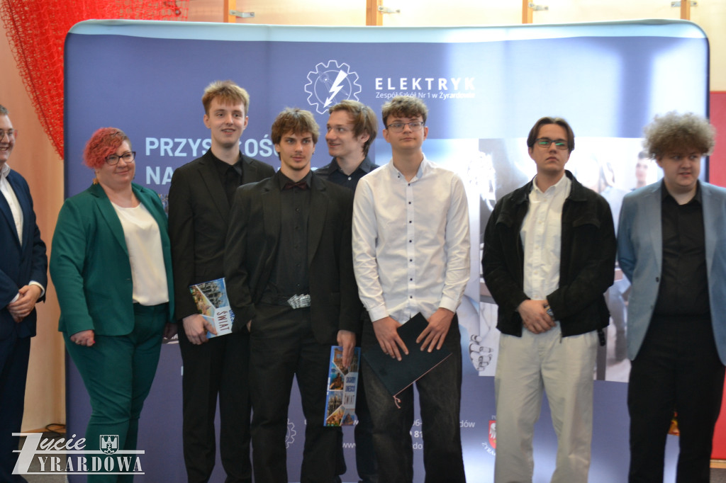 Ostatni dzwonek w technikum – czas na maturę