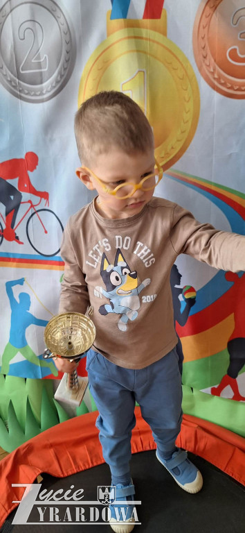 Sportowy pokaz mody w  przedszkolu