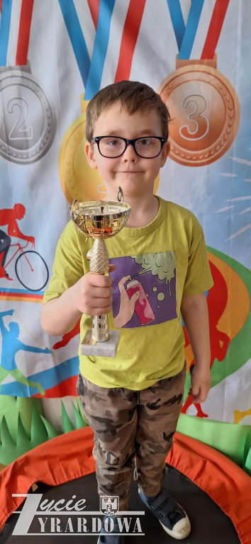 Sportowy pokaz mody w  przedszkolu