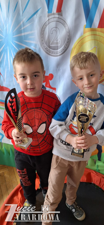 Sportowy pokaz mody w  przedszkolu