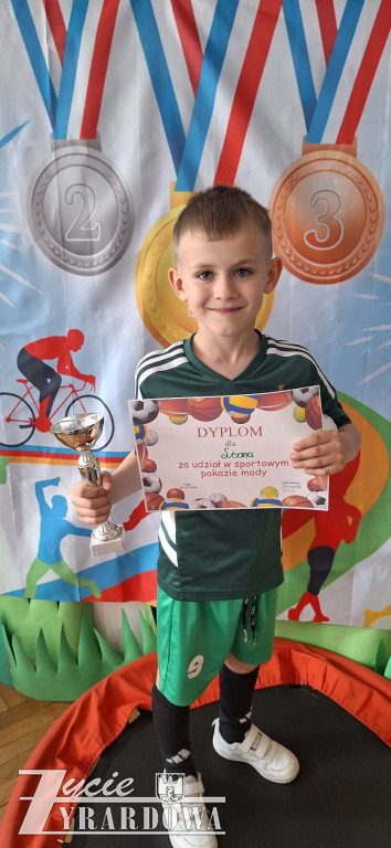 Sportowy pokaz mody w  przedszkolu