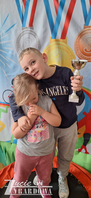 Sportowy pokaz mody w  przedszkolu