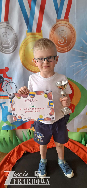 Sportowy pokaz mody w  przedszkolu