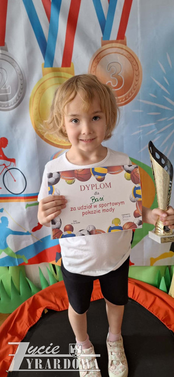 Sportowy pokaz mody w  przedszkolu