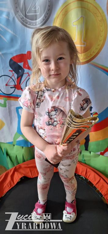 Sportowy pokaz mody w  przedszkolu