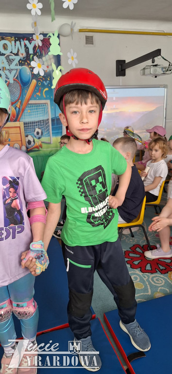 Sportowy pokaz mody w  przedszkolu