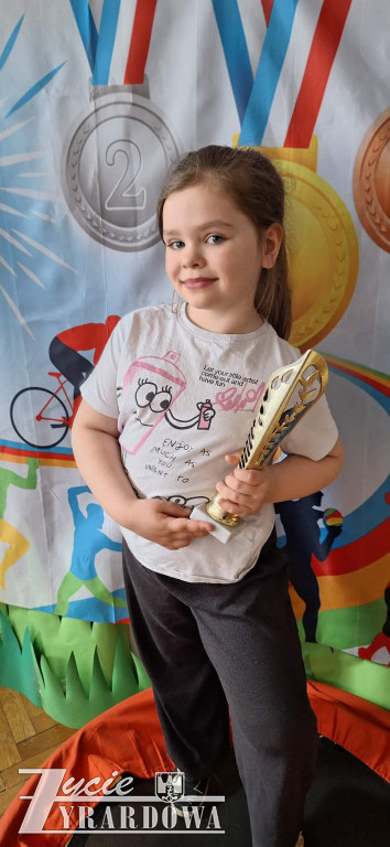 Sportowy pokaz mody w  przedszkolu