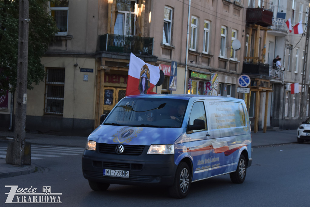 Świąteczny rajd z biało-czerwoną po Żyrardowie
