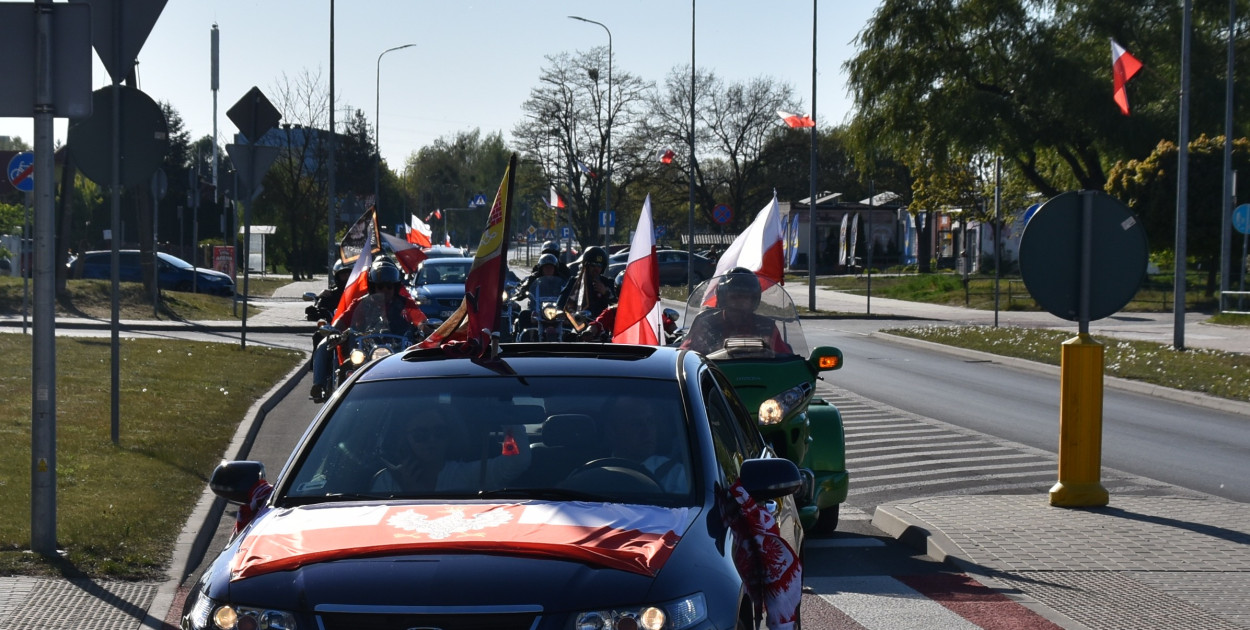 Świąteczny rajd z biało-czerwoną po Żyrardowie