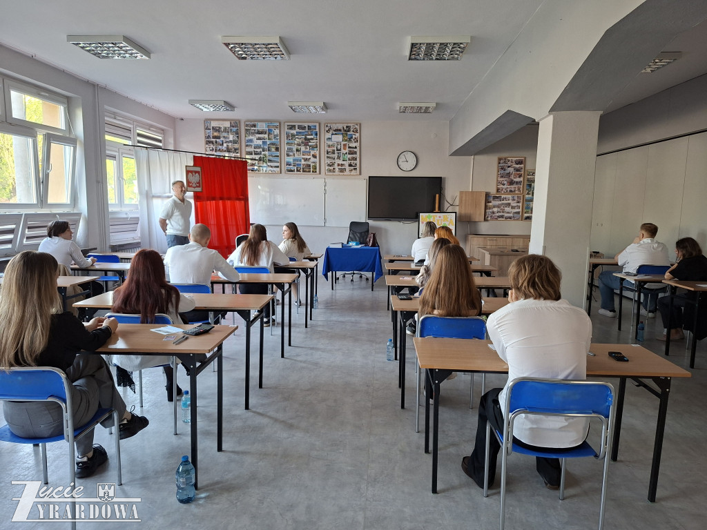 Włókiennik. Trwają egzaminy maturalne