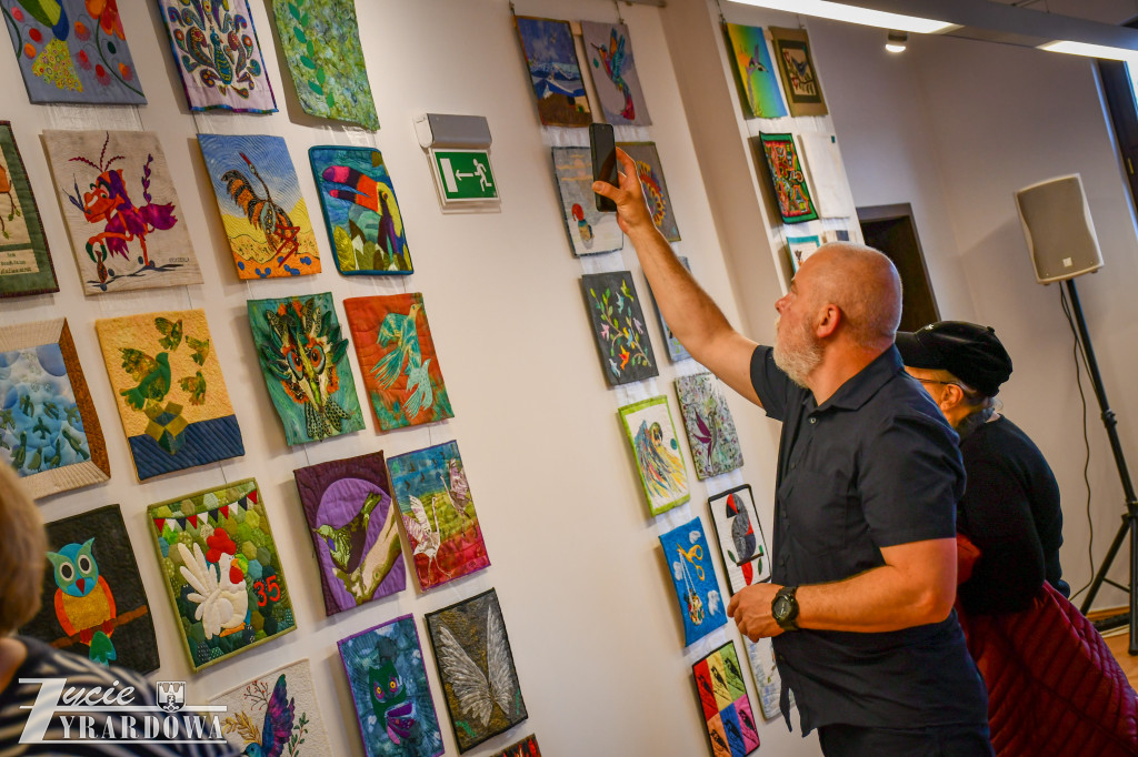 Wystawa patchworków „Ptasi Świat”