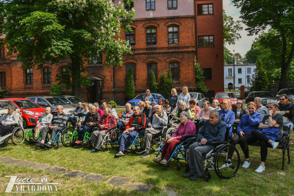 Śpiewem i muzyką radują serca