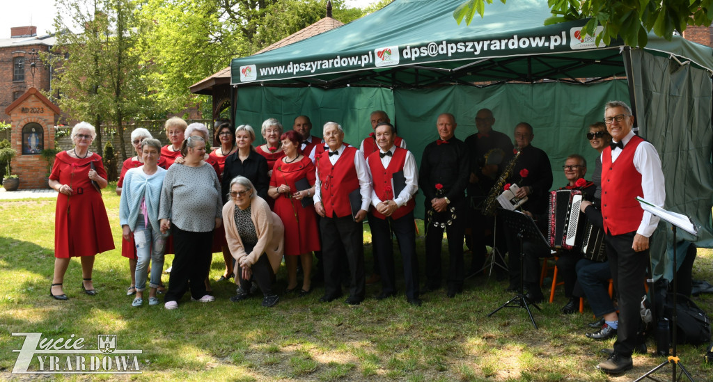 Śpiewem i muzyką radują serca