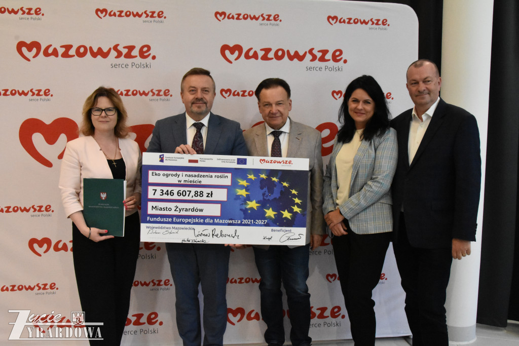 Od Marszałka – 15 milionów w świątecznym prezencie