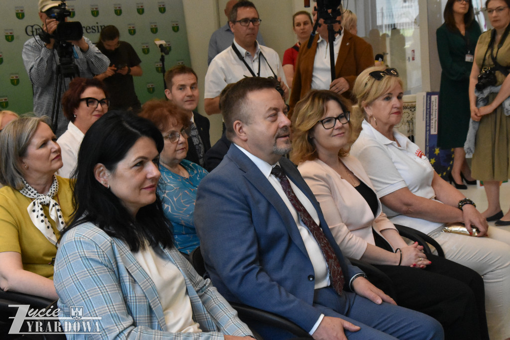 Od Marszałka – 15 milionów w świątecznym prezencie