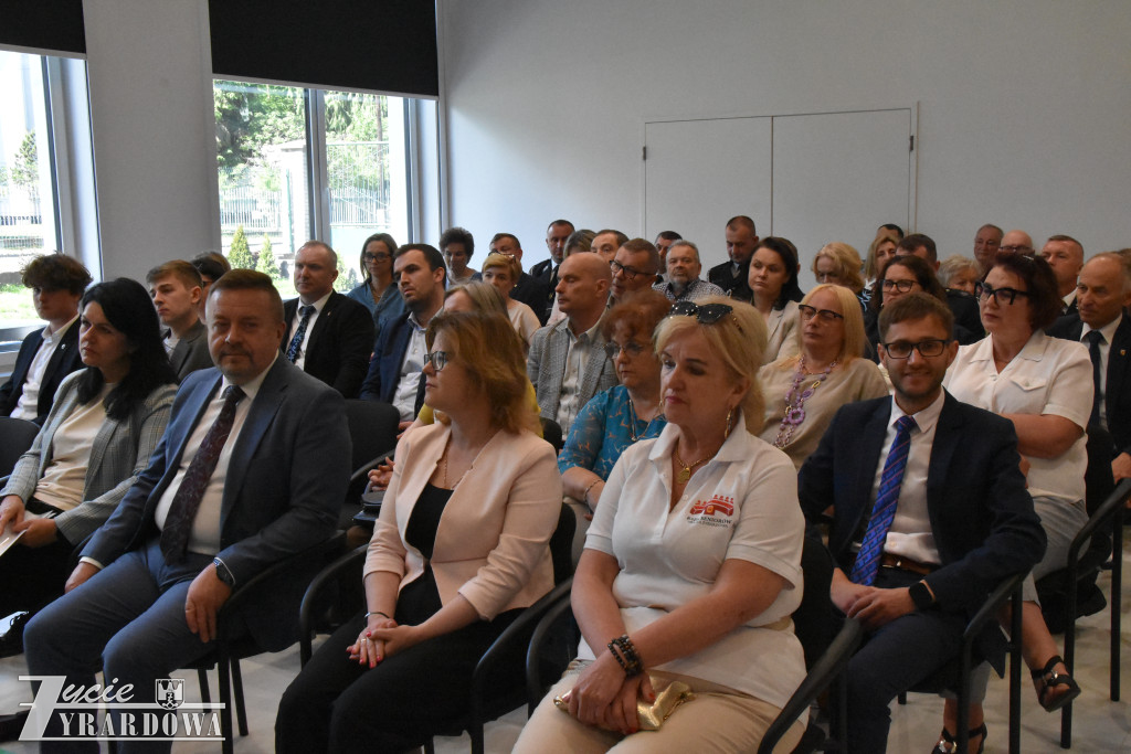 Od Marszałka – 15 milionów w świątecznym prezencie