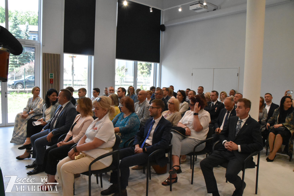 Od Marszałka – 15 milionów w świątecznym prezencie