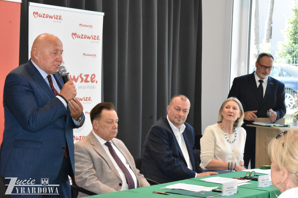 Od Marszałka – 15 milionów w świątecznym prezencie