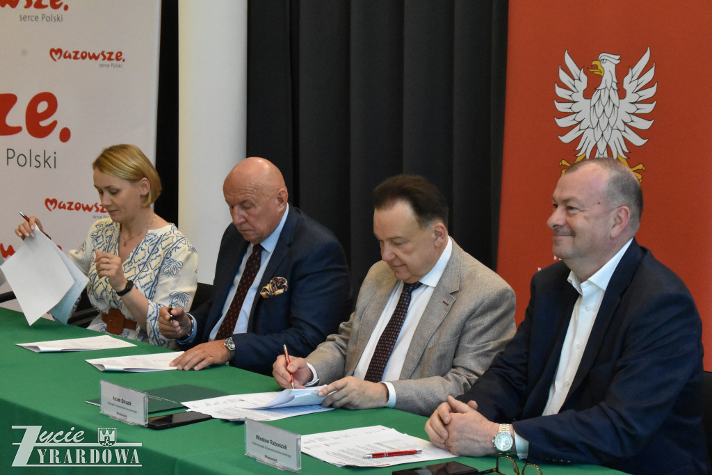 Od Marszałka – 15 milionów w świątecznym prezencie