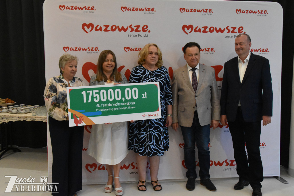 Od Marszałka – 15 milionów w świątecznym prezencie