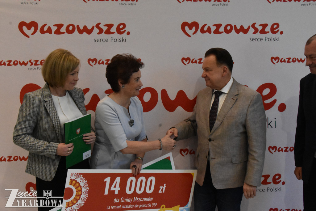 Od Marszałka – 15 milionów w świątecznym prezencie