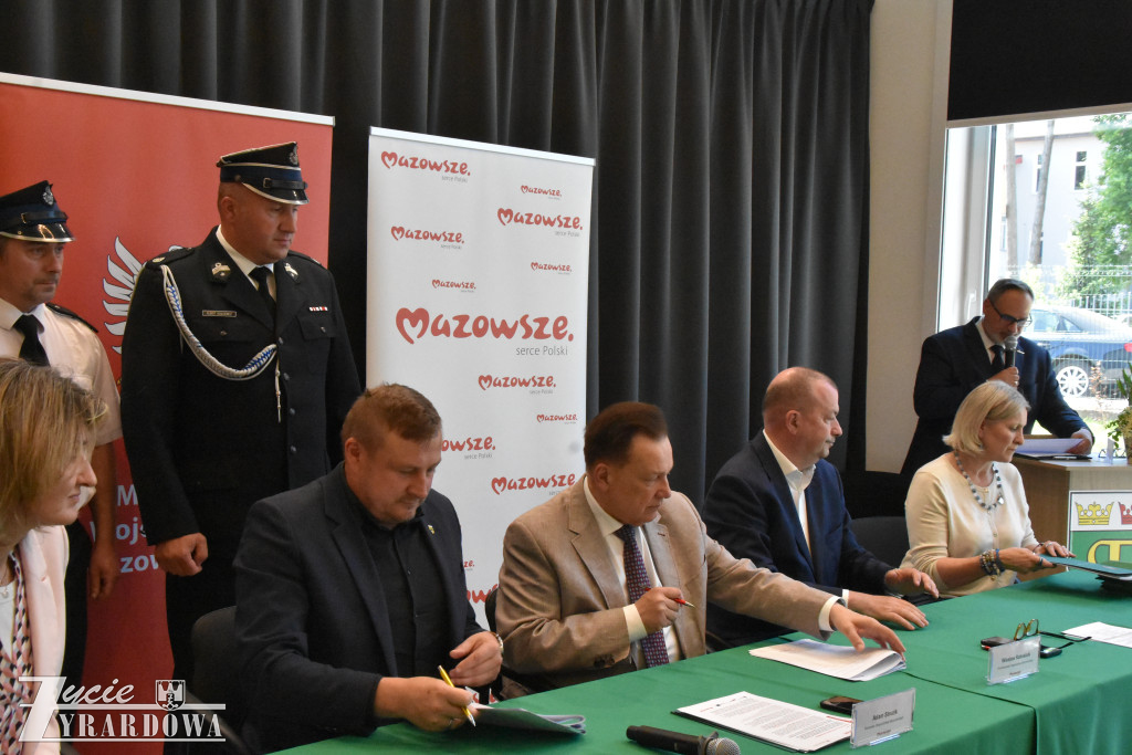 Od Marszałka – 15 milionów w świątecznym prezencie