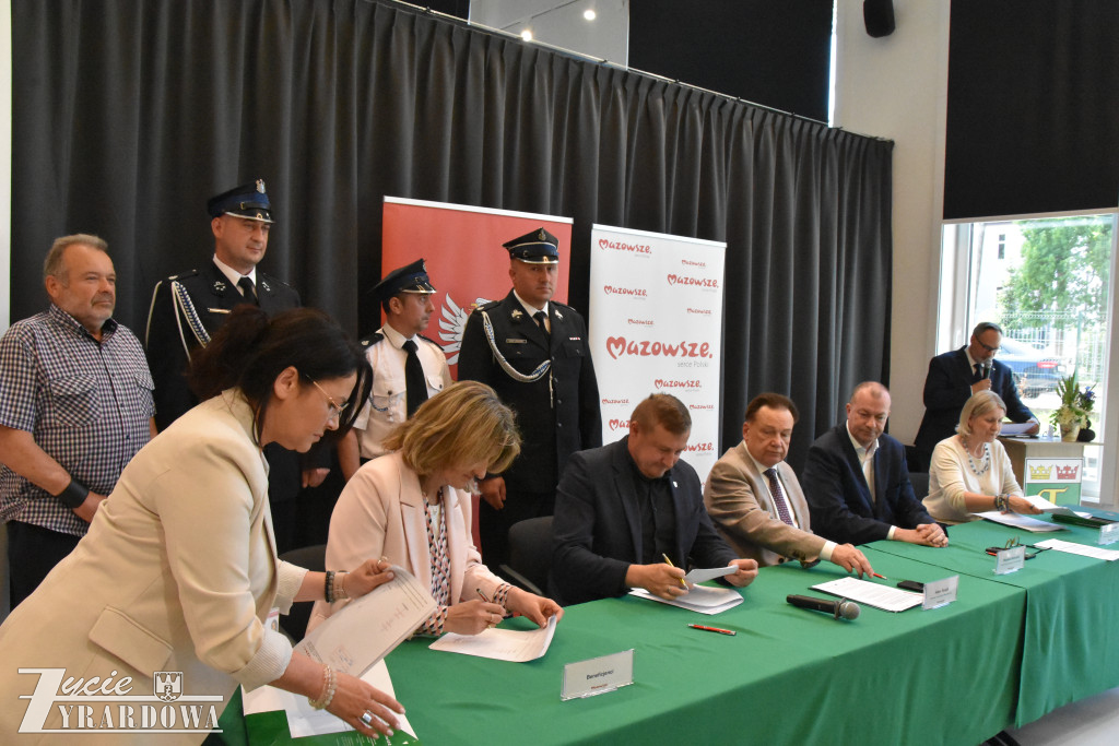 Od Marszałka – 15 milionów w świątecznym prezencie