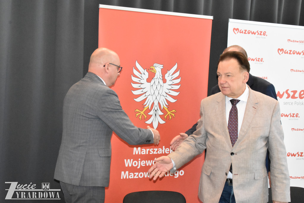 Od Marszałka – 15 milionów w świątecznym prezencie