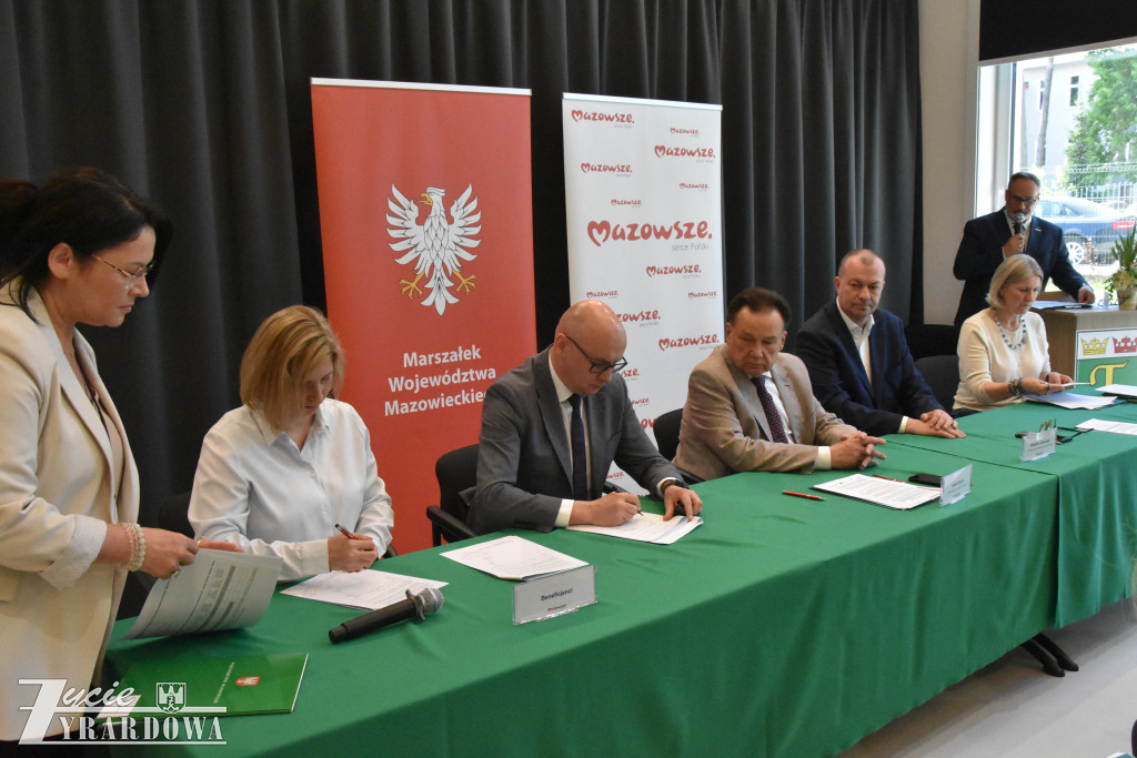 Od Marszałka – 15 milionów w świątecznym prezencie