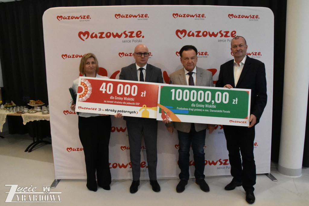 Od Marszałka – 15 milionów w świątecznym prezencie
