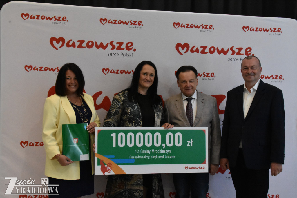 Od Marszałka – 15 milionów w świątecznym prezencie
