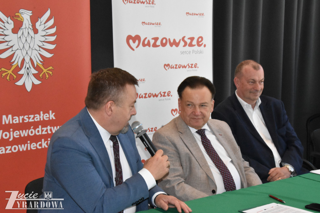 Od Marszałka – 15 milionów w świątecznym prezencie