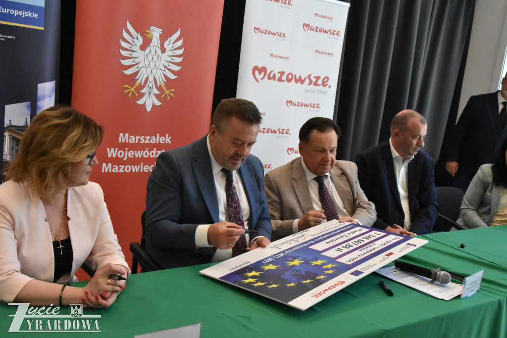 Od Marszałka – 15 milionów w świątecznym prezencie