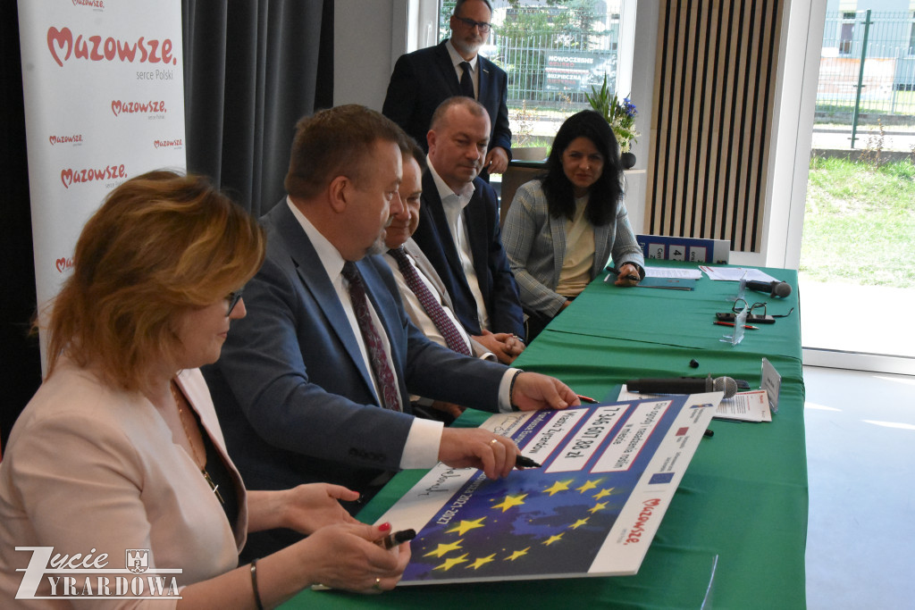 Od Marszałka – 15 milionów w świątecznym prezencie
