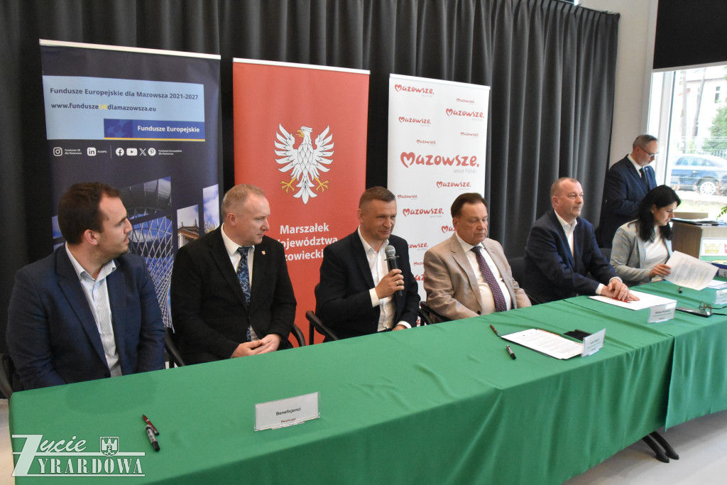Od Marszałka – 15 milionów w świątecznym prezencie