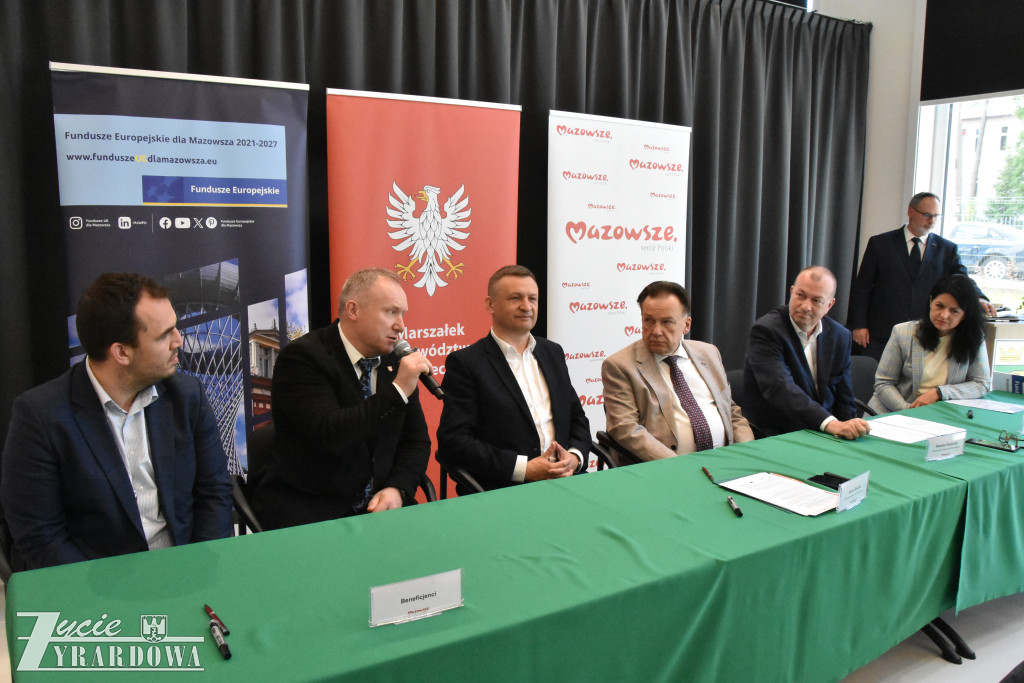 Od Marszałka – 15 milionów w świątecznym prezencie