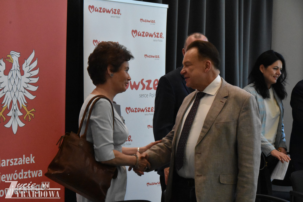 Od Marszałka – 15 milionów w świątecznym prezencie