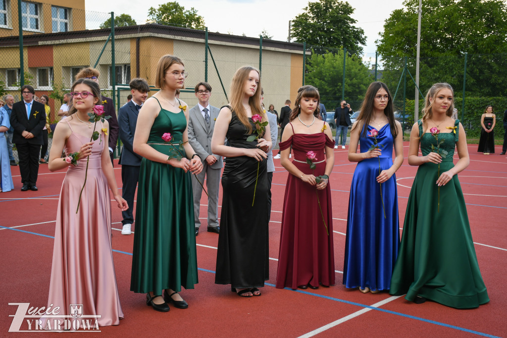 Bal w Jedynce