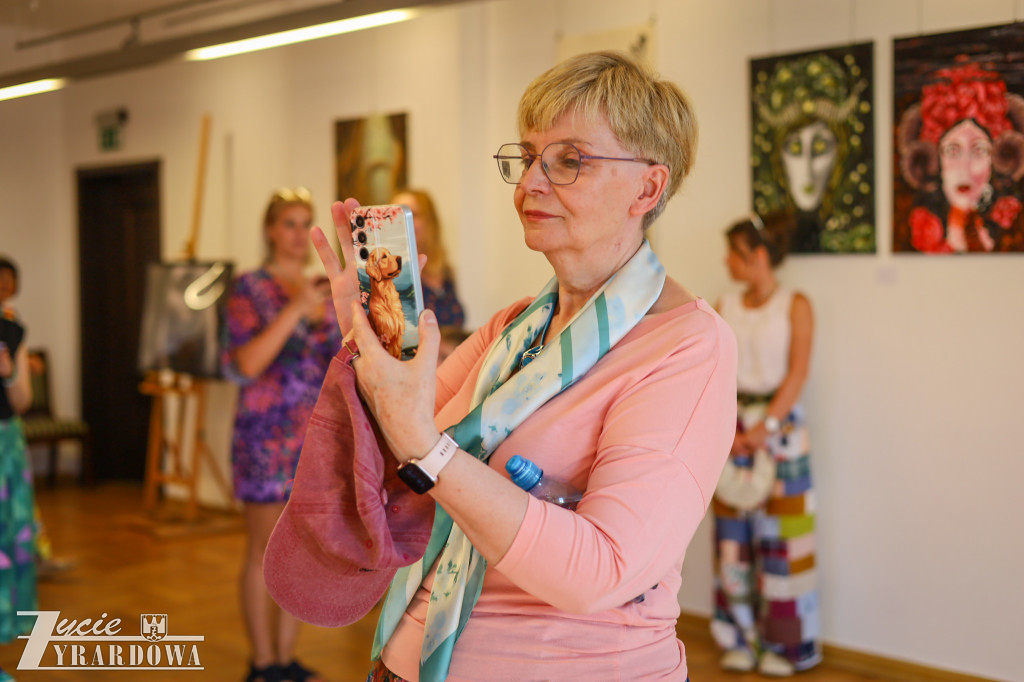 Wystawa lokalnych artystów w Resursie