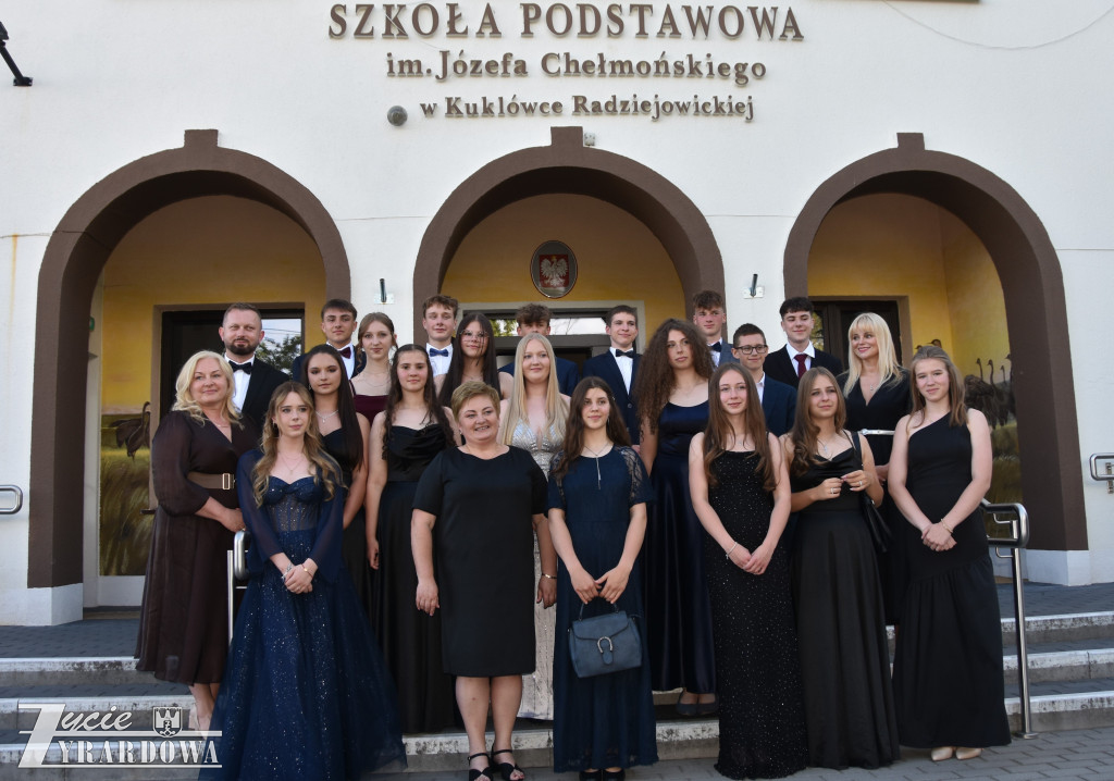 Zostali absolwentami szkoły im. Józefa Chełmońskiego