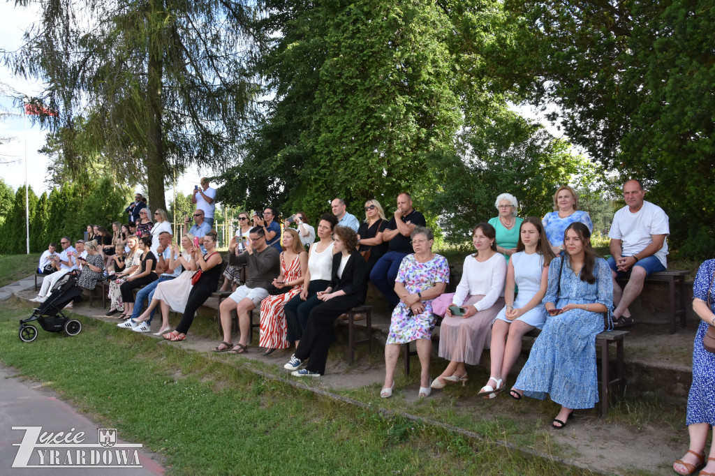 Zostali absolwentami szkoły im. Józefa Chełmońskiego