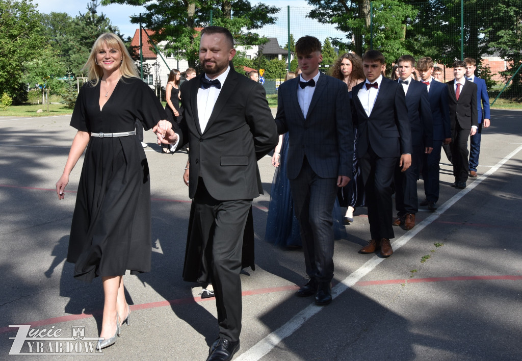 Zostali absolwentami szkoły im. Józefa Chełmońskiego