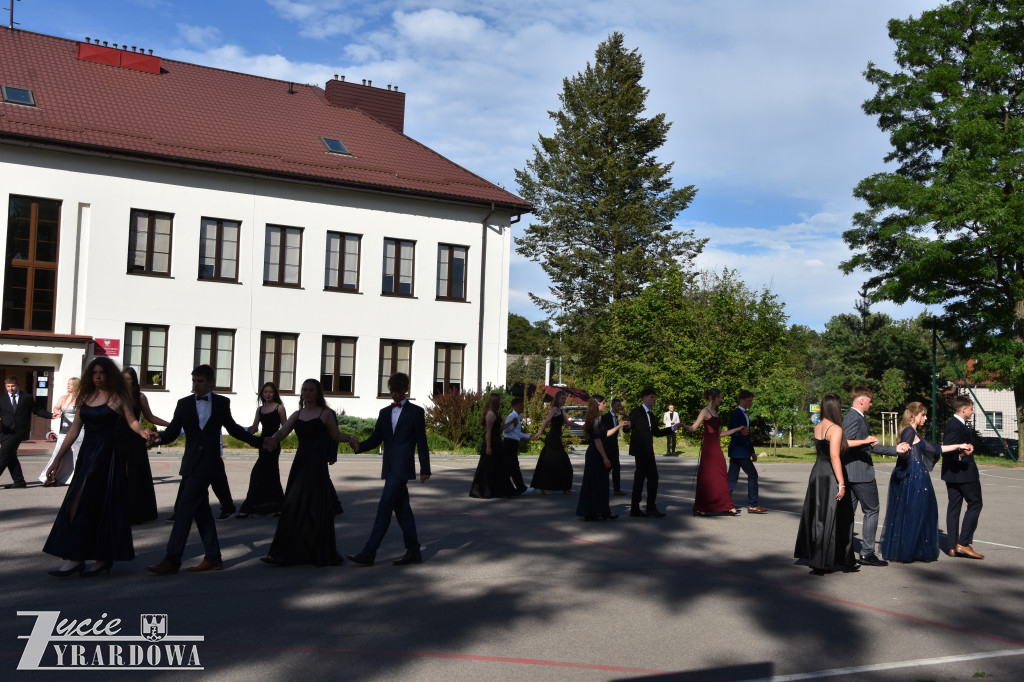 Zostali absolwentami szkoły im. Józefa Chełmońskiego
