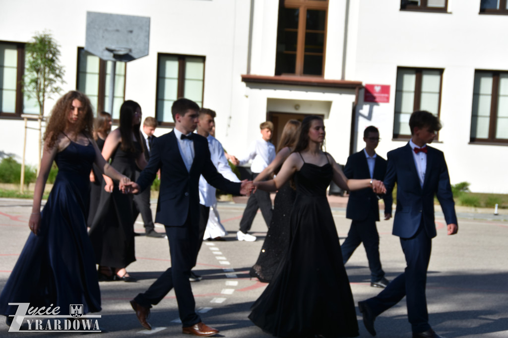 Zostali absolwentami szkoły im. Józefa Chełmońskiego