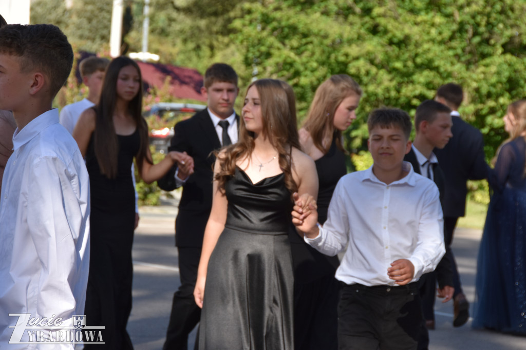 Zostali absolwentami szkoły im. Józefa Chełmońskiego
