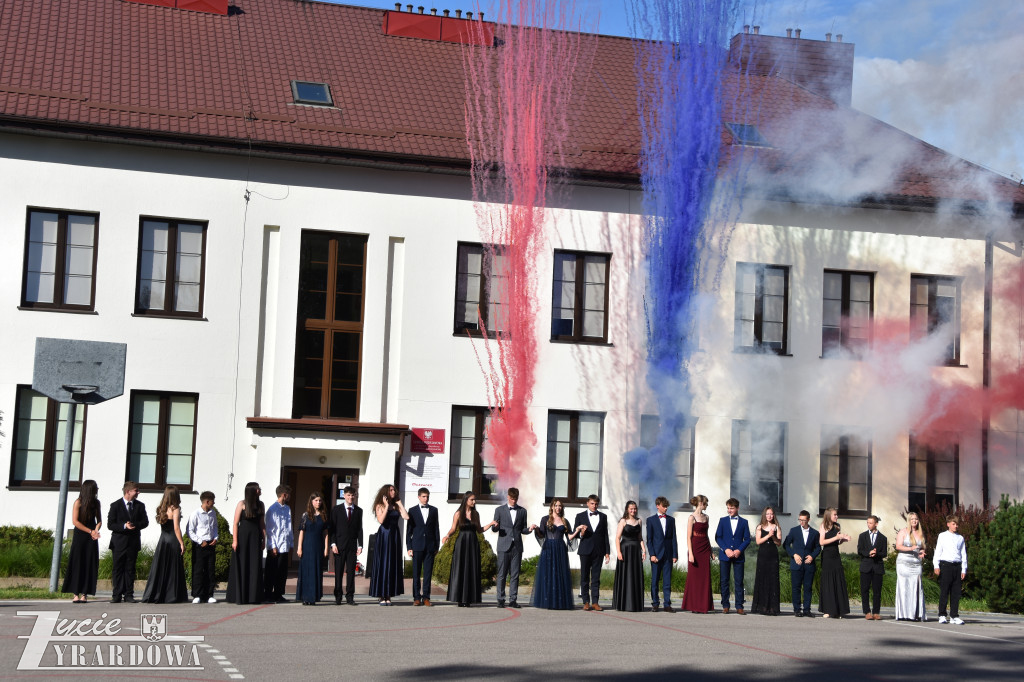 Zostali absolwentami szkoły im. Józefa Chełmońskiego