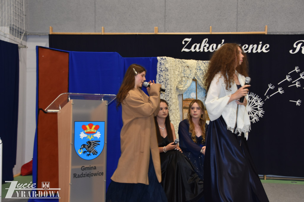 Zostali absolwentami szkoły im. Józefa Chełmońskiego