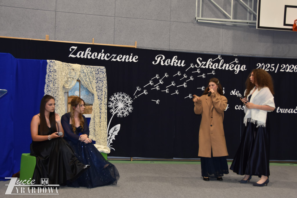 Zostali absolwentami szkoły im. Józefa Chełmońskiego