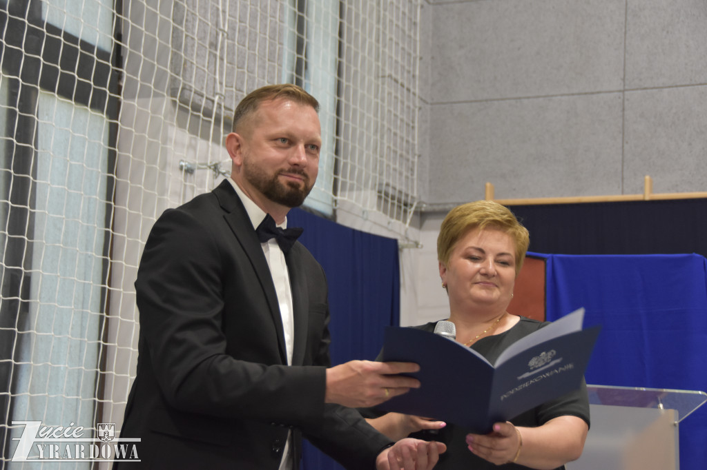 Zostali absolwentami szkoły im. Józefa Chełmońskiego