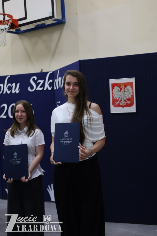 Z dumą i wzruszeniem żegnają 